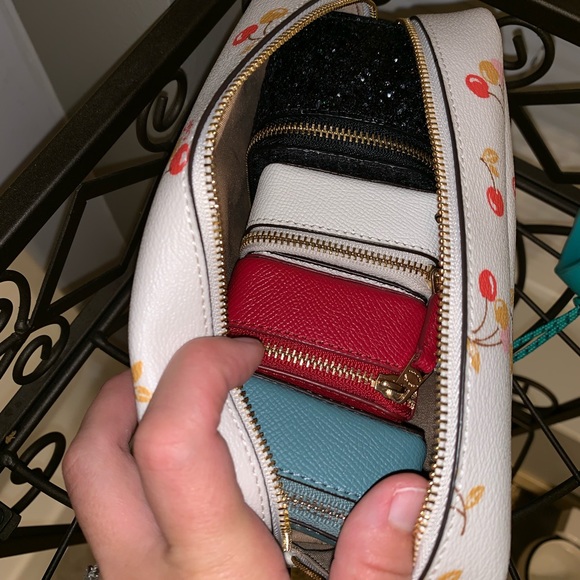 NWT Coach Large Makeup Case - Picture 4 of 5